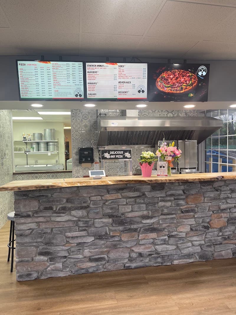 Mona’s Pizza Hollick Kenyon