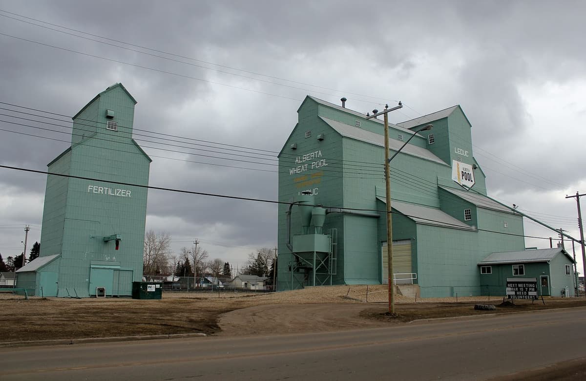 Leduc, Edmonton