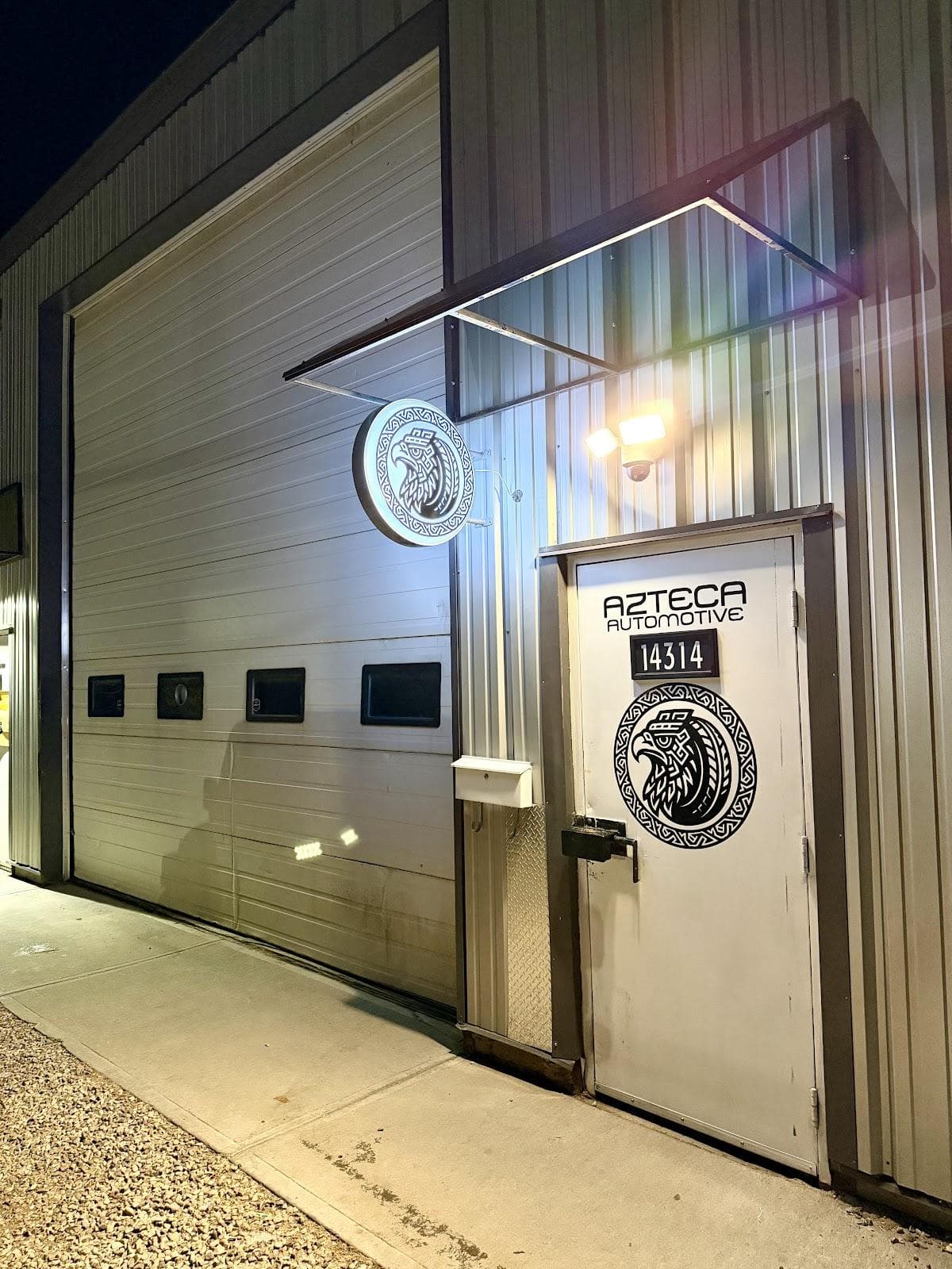 Azteca Automotive & Tires in Edmonton