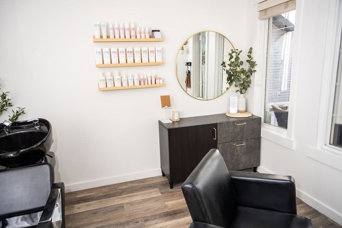 BLONDEIVORY Hair Boutique