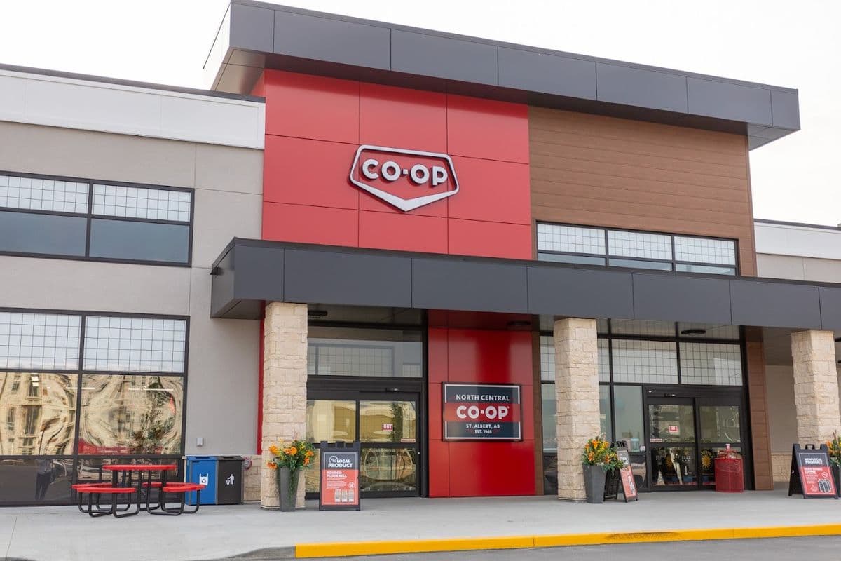 Co-op Pharmacy (Riverside), pharmacy in St. Albert, AB