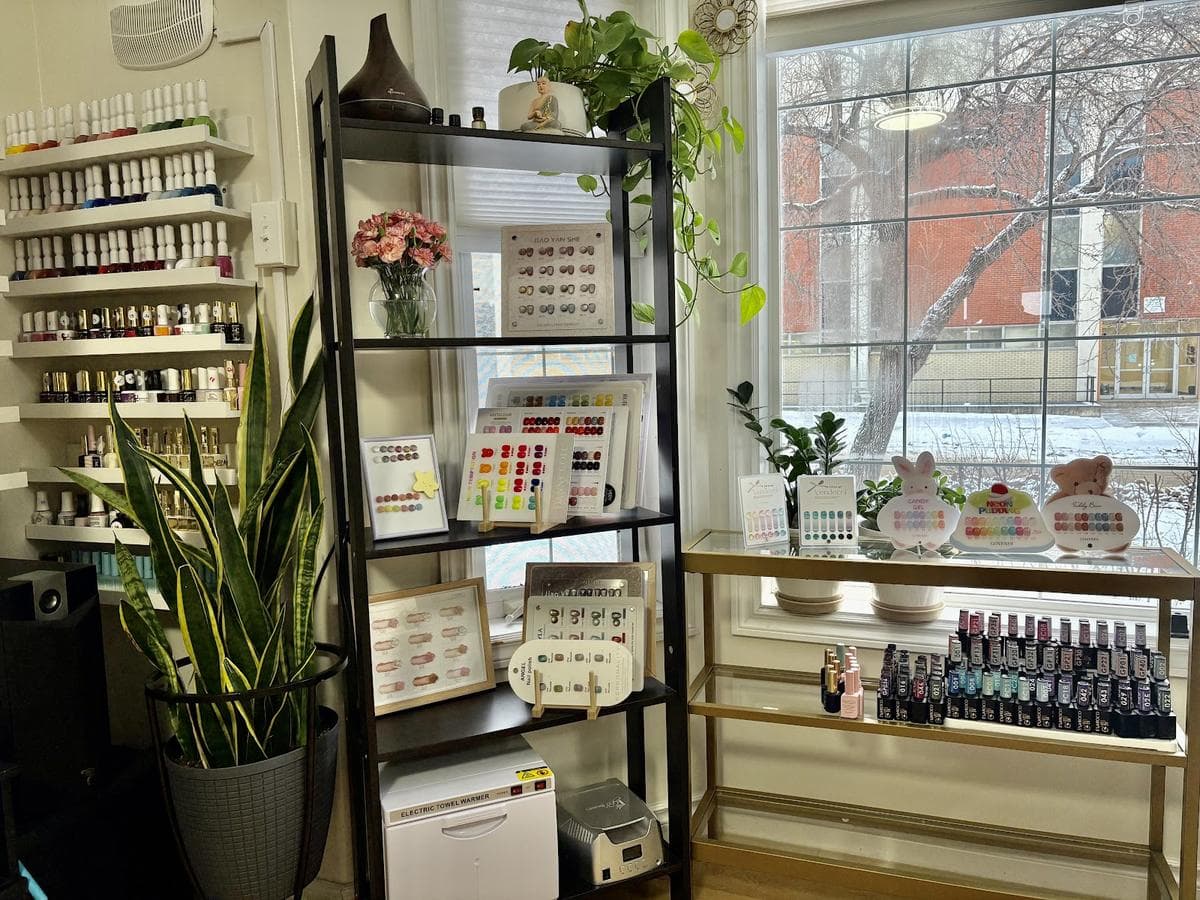 Dana nail studio(Home base nail)
