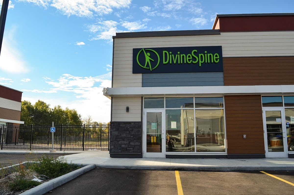 Divine Spine (Spruce Grove) in Spruce Grove, AB