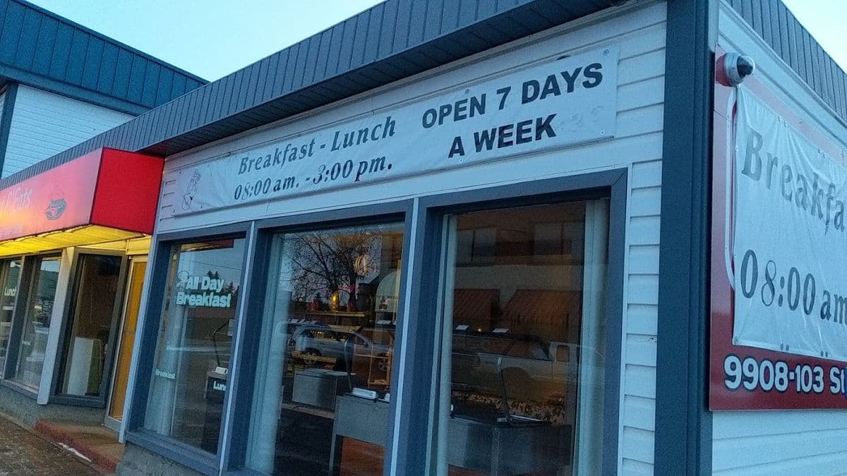 Eggcellent P'Eats in Fort Saskatchewan, AB