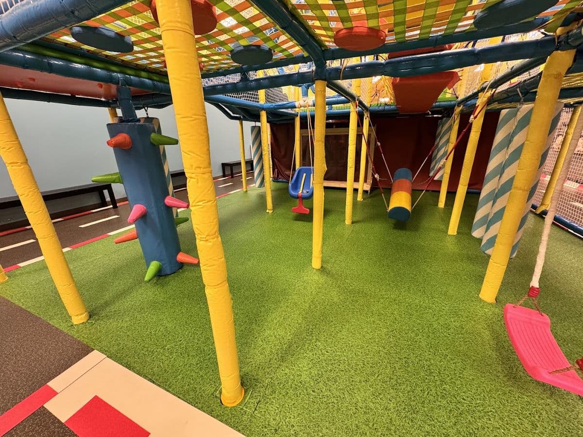 Grizzly Cubs Den Indoor Playground And Cafe