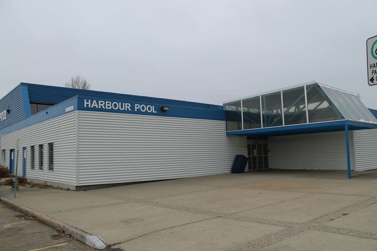 Harbour Pool main photo