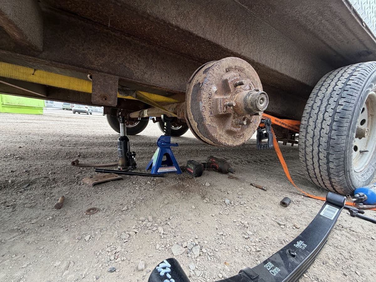 Highway Truck & Trailer Mobile Repairs (24/7 Mechanic) in Sherwood Park, AB