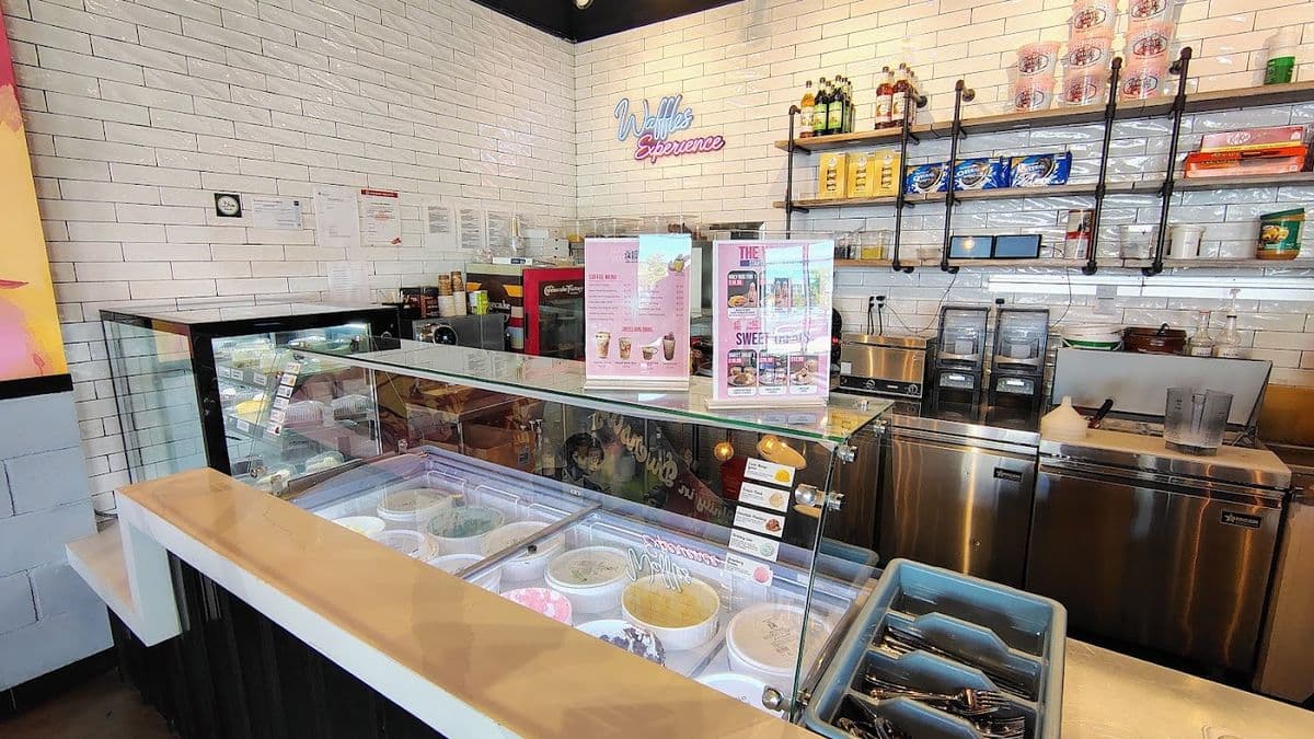 Holy Shakes Café. Desserts. Eatery. (South Edmonton) in South Edmonton