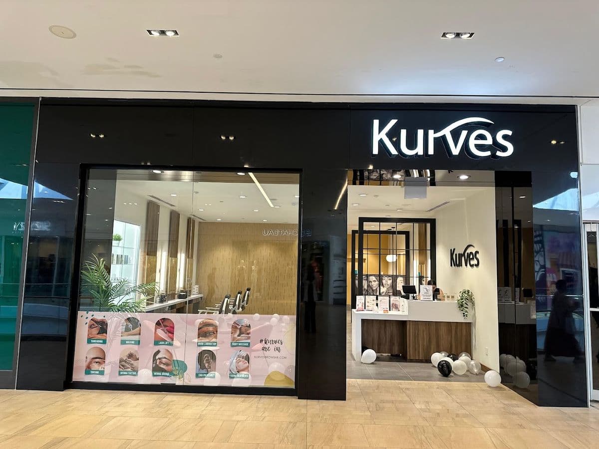 Kurves Beauty Bar (1 Londonderyy Mall) in North Edmonton