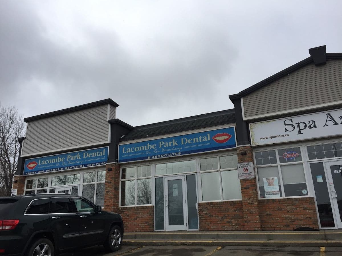 Lacombe Park Dental in St. Albert, AB