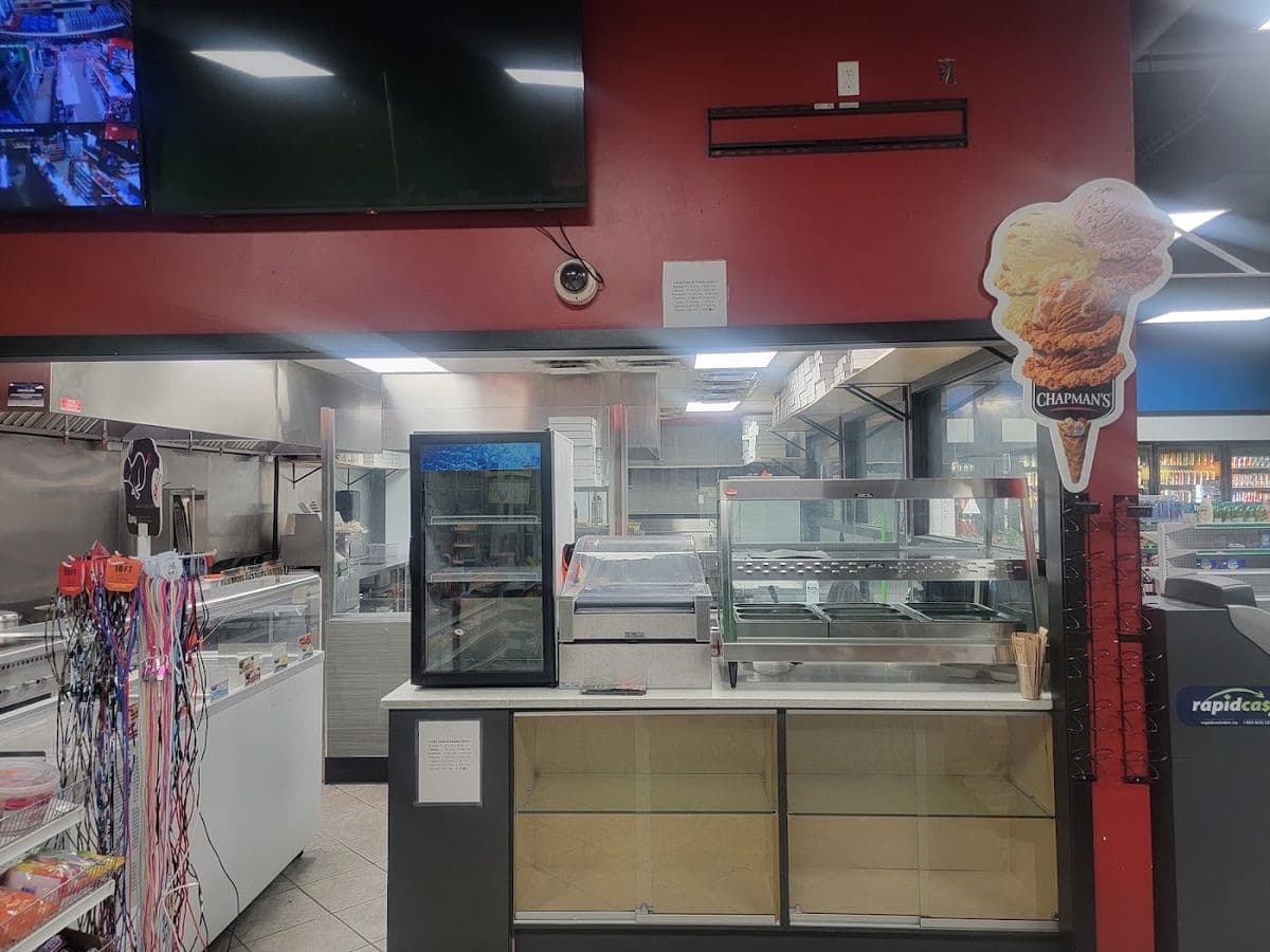 Leduc Convenience Store/Leduc Pizza & Donair in Leduc, AB