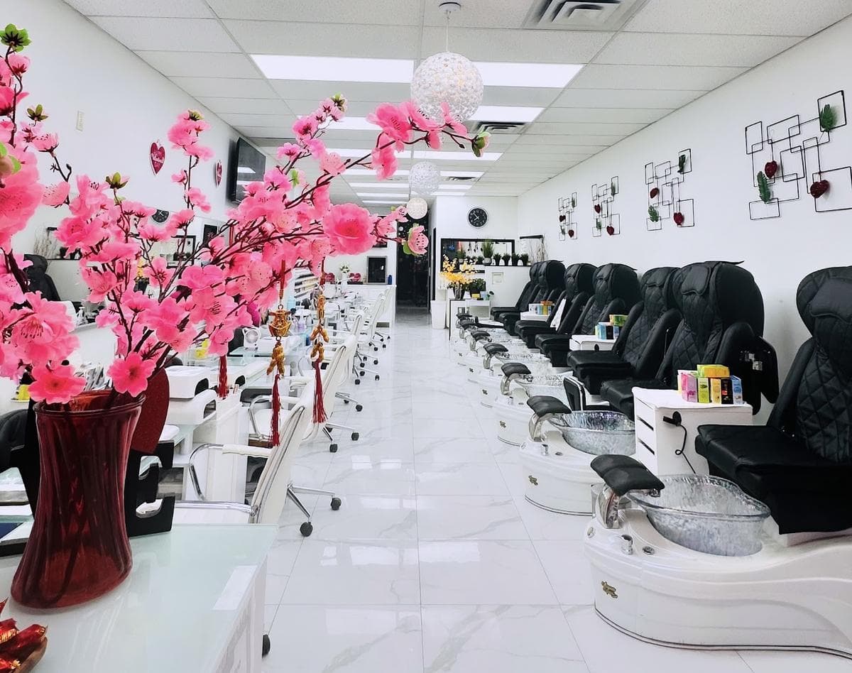 Luvie Nails & Spa