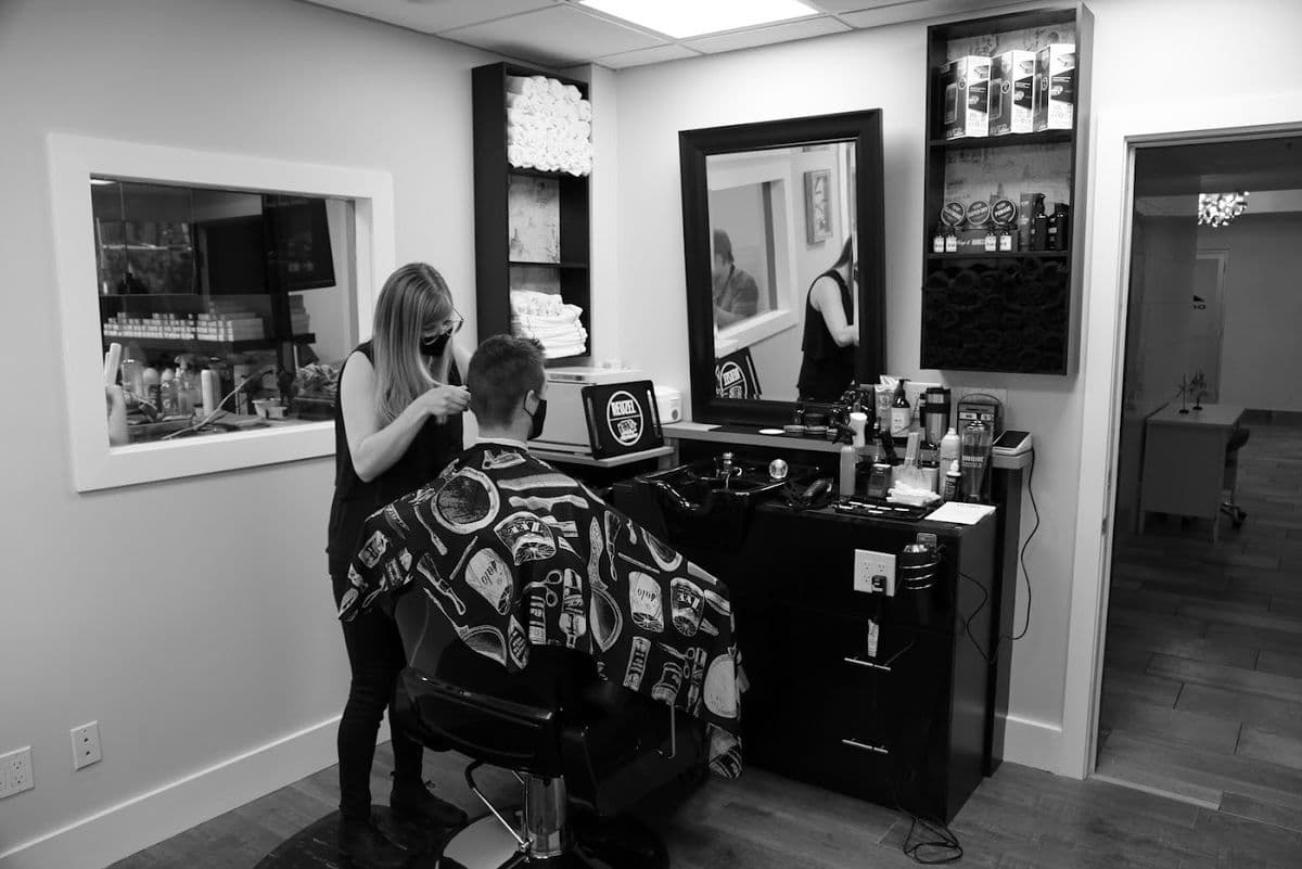 Mizzbarber in Sherwood Park, AB