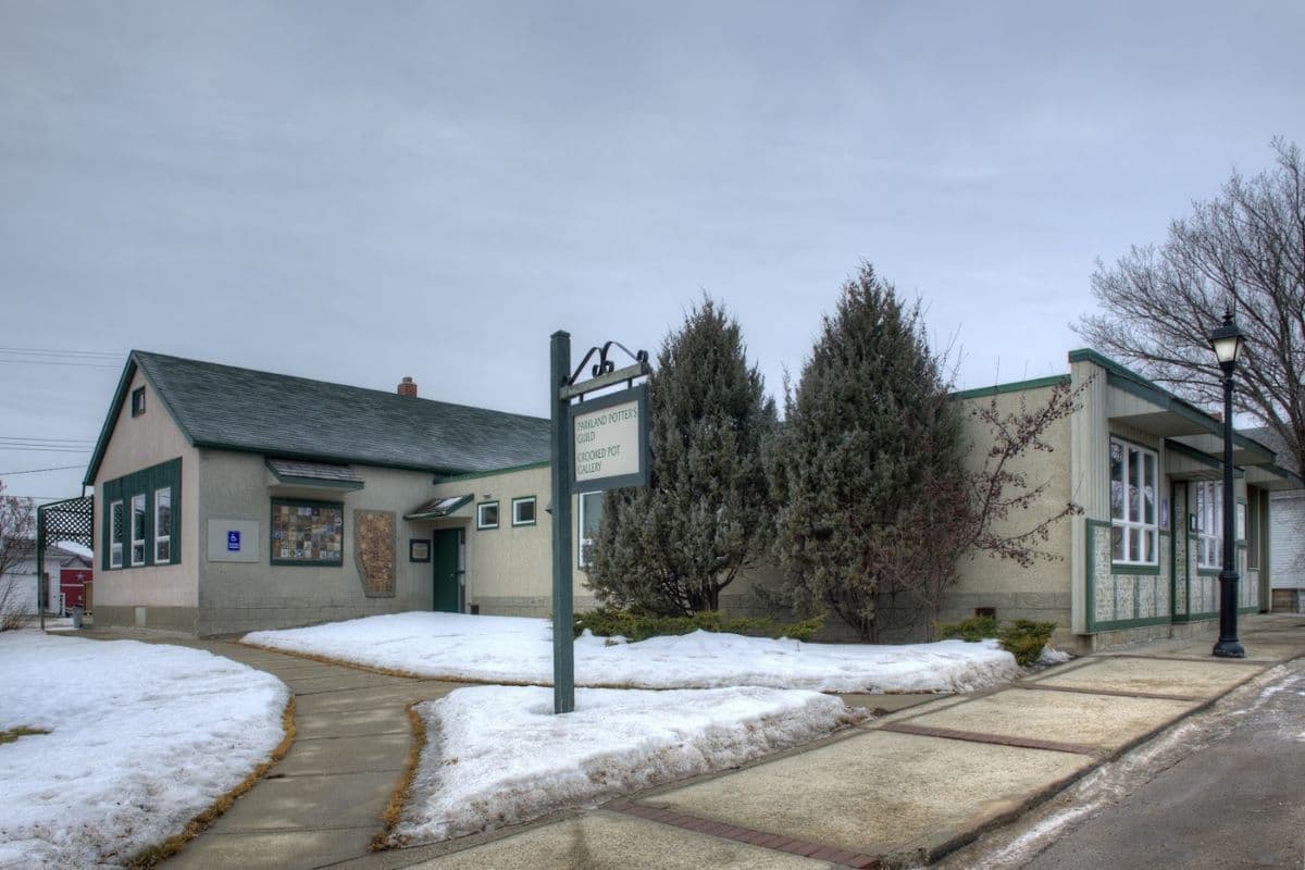 Parkland Potters Guild and Crooked Pot Gallery