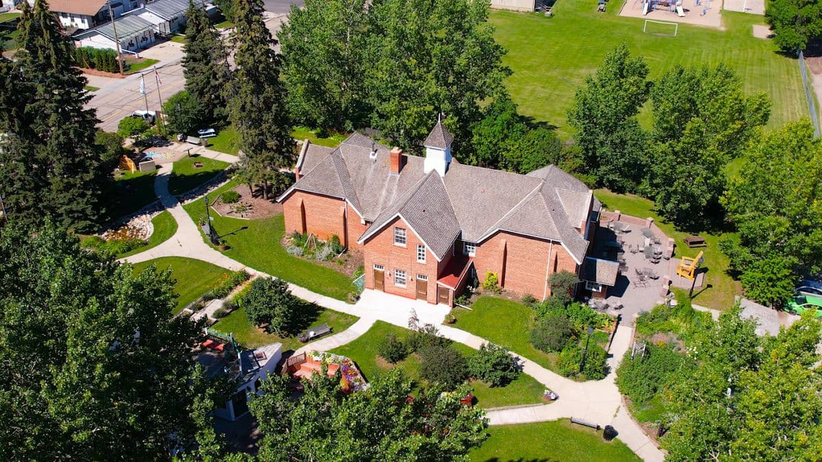 Red Brick Common in Stony Plain, AB