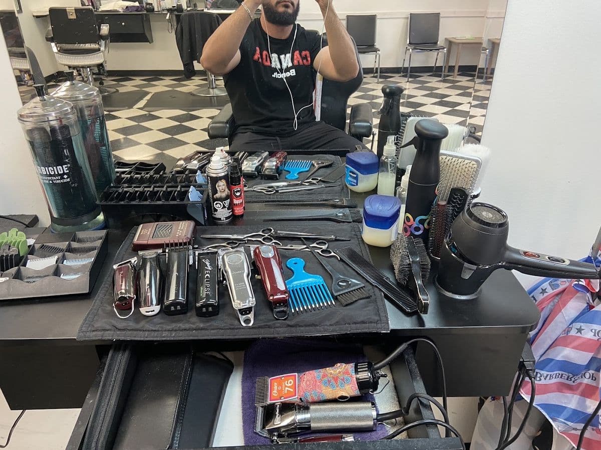 Rob's Barber Shop in St. Albert, AB