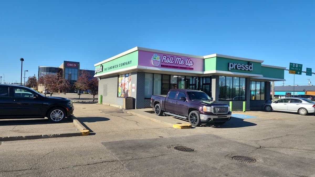 Roll Me Up Ice Cream & Desserts - Edmonton in West Edmonton