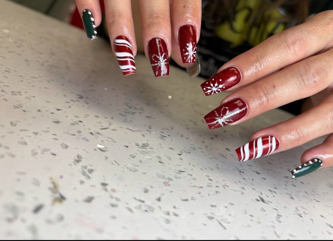 Rose's Nails Londonderry Ltd. in North Edmonton