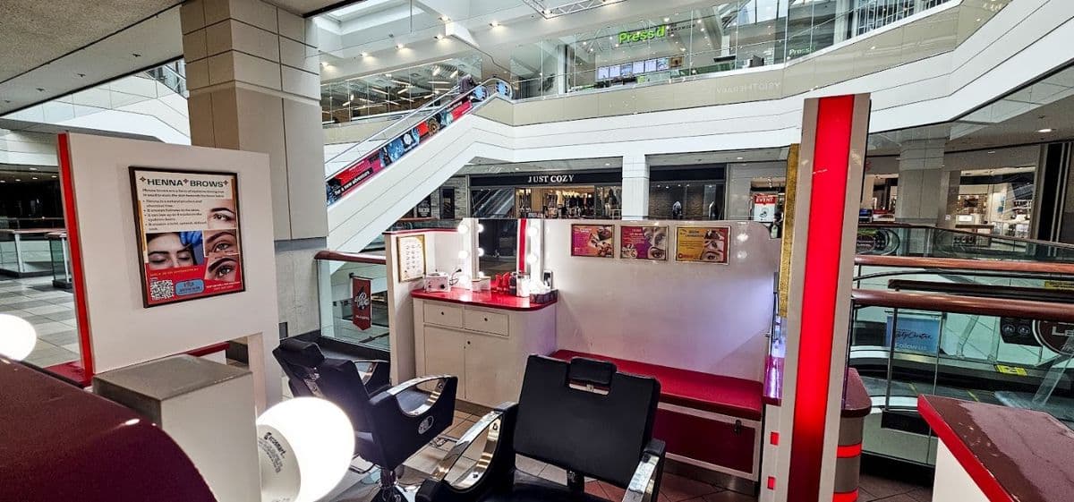 SRS Brow Bar in Downtown, Edmonton