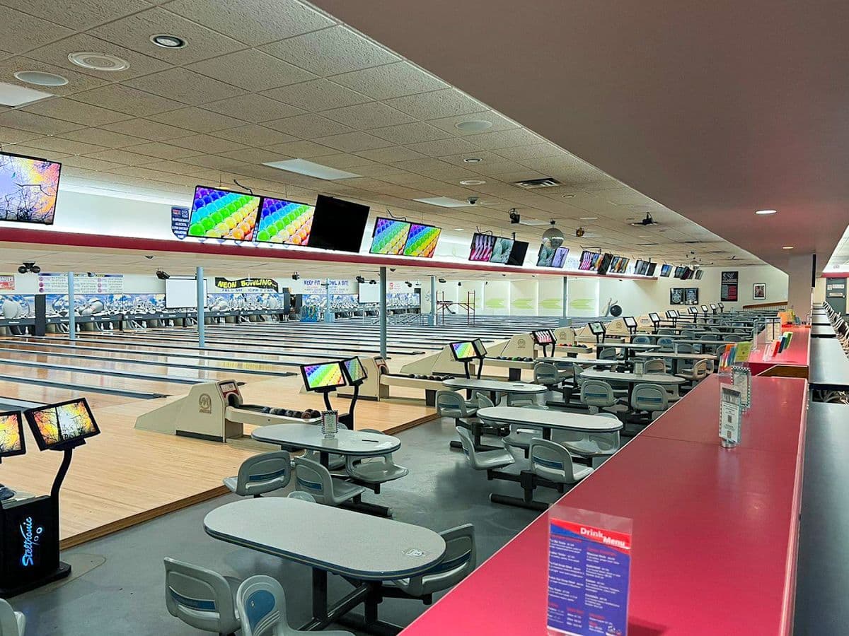 St. Albert Bowling Centre Inc. in St. Albert, AB