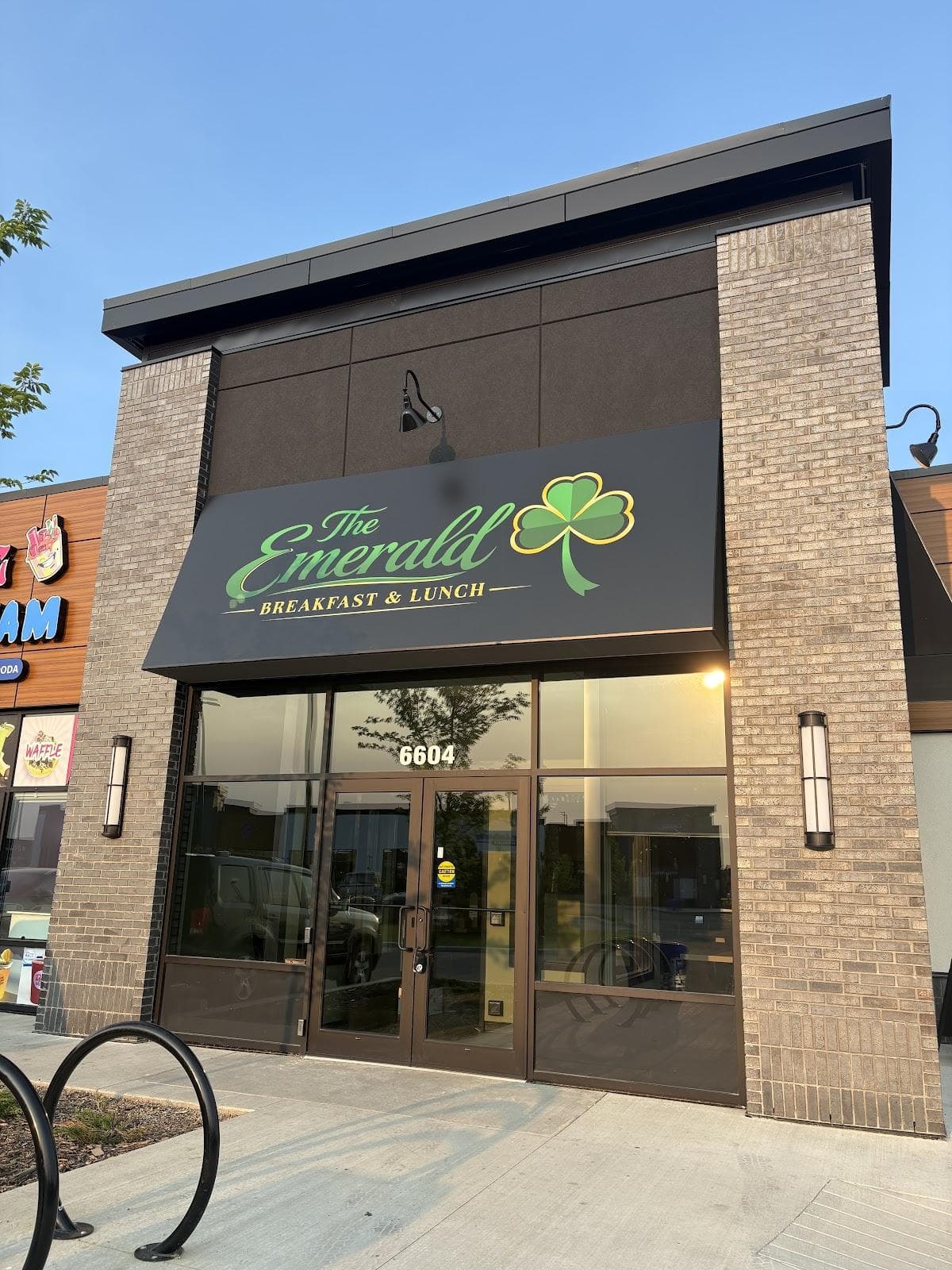 The Emerald Breakfast and Lunch