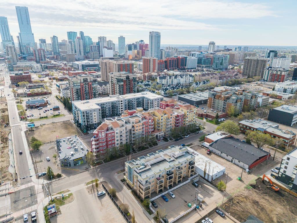 Top Edmonton Real Estate main photo