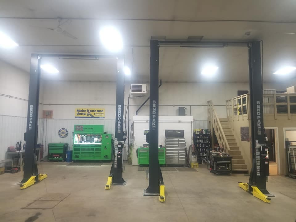 Twin Peaks Automotive in Stony Plain, AB