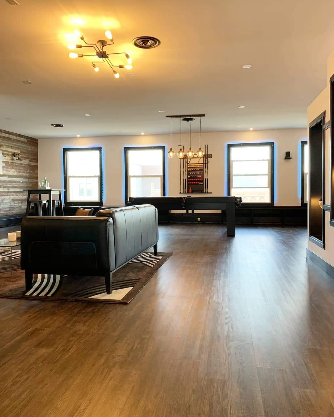 VA Electric Contracting & Maintenance in Downtown, Edmonton