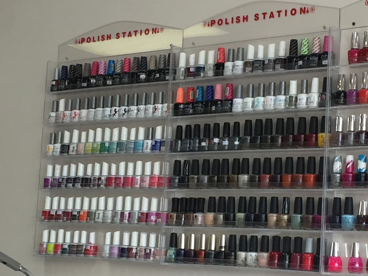 Vivid Nails in St. Albert, AB